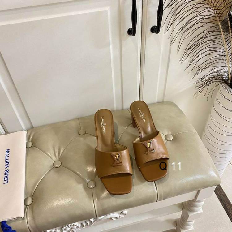 Picture of Louis Vuitton Shoes _SKULVsz35-40Y012612523